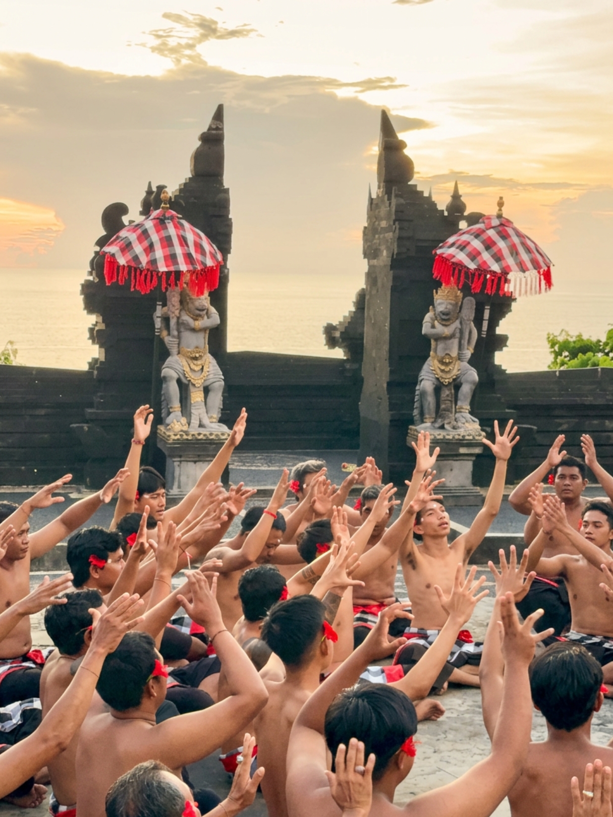 Momento de comunidad durante Retiro Consciente Bali